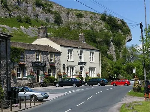Tennant Arms Hotel Kilnsey
